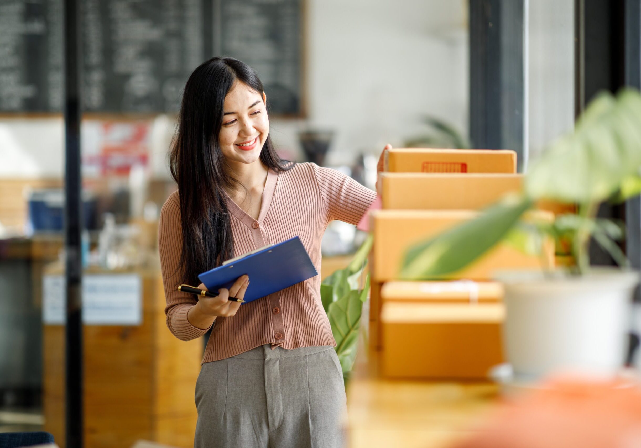 Portrait,Of,Starting,Small,Businesses,Sme,Owners,Female,Entrepreneurs,Working Portrait,Of,Starting,Small,Businesses,Sme,Owners,Female,Entrepreneurs,Working